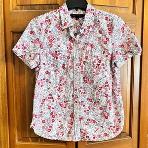 Tommy Hilfiger NWOT short sleeve floral print button-down shirt women’s small